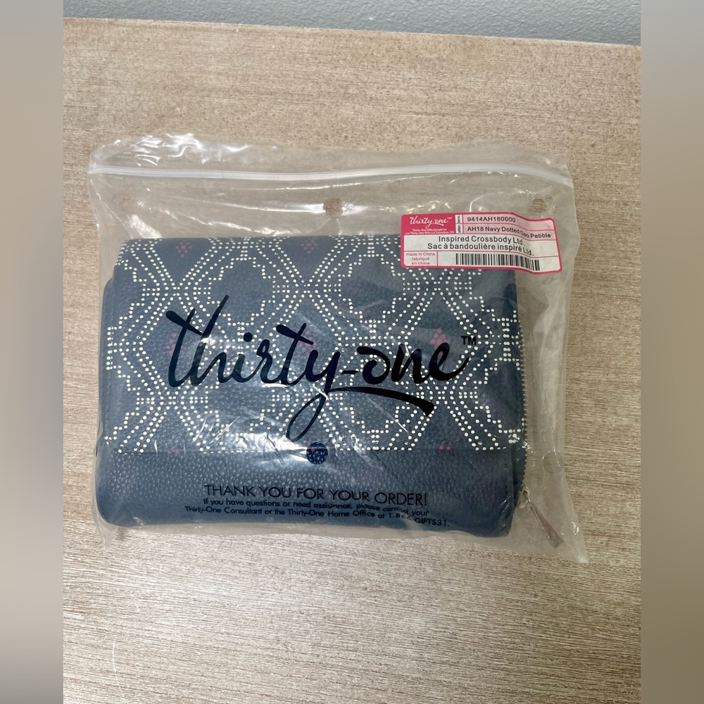 Thirty-One Inspired Crossbody Ltd. Navy and White Geometric Clutch Crossbody NWT - Picture 9 of 9